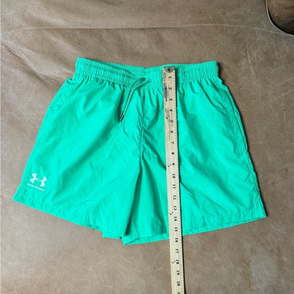 NWT Under Armour Mens 2X Volley Shorts Beach Running Mesh Lined Loose Fit Active - Picture 2 of 7